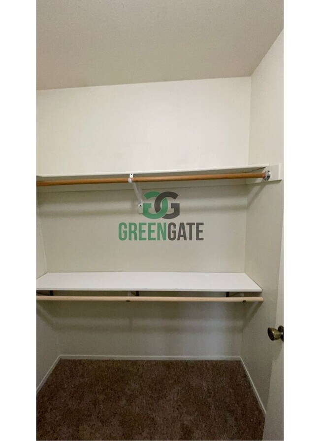 Building Photo - 3517 Woodglen Dr