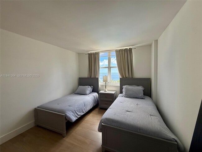 Building Photo - 770 Claughton Island Dr