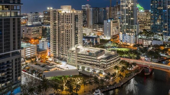 Building Photo - 4 W Las Olas Blvd