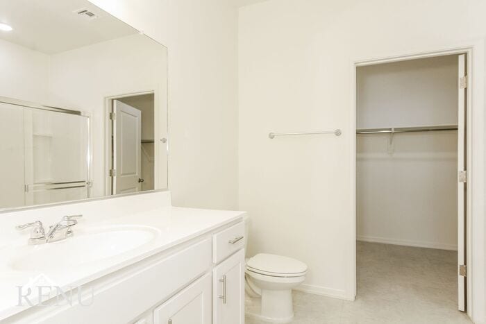 Building Photo - 35326 W San Capistrano Ave