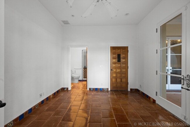 Building Photo - 240 N Ocean Blvd