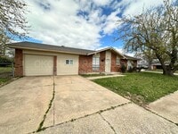 Building Photo - 8417 S Villa Ave