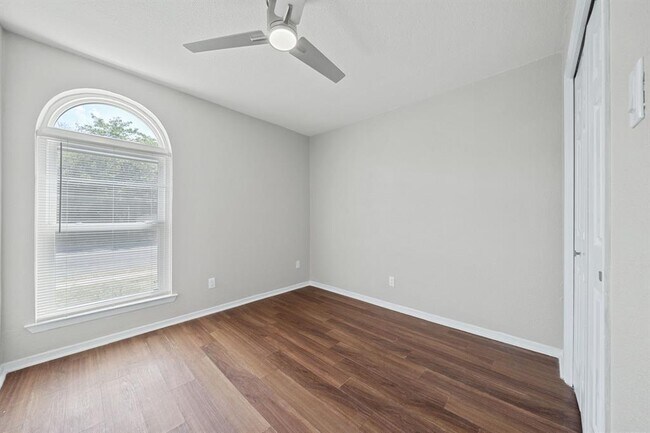 Building Photo - 1810 Mearns Meadow Blvd