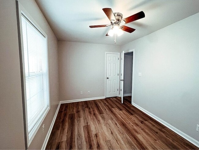 Building Photo - 124 Ballygar St