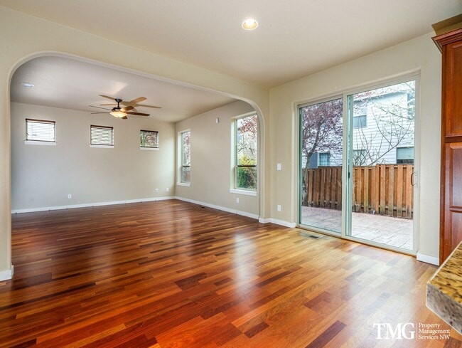 Building Photo - Beautiful 3+br/2.5ba House with office, fenced yard, 2 car garage and AC