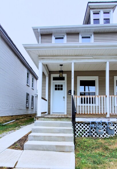 Building Photo - 142 E Maynard Ave