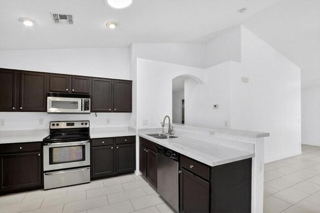 Building Photo - 6550 S 44th Ave