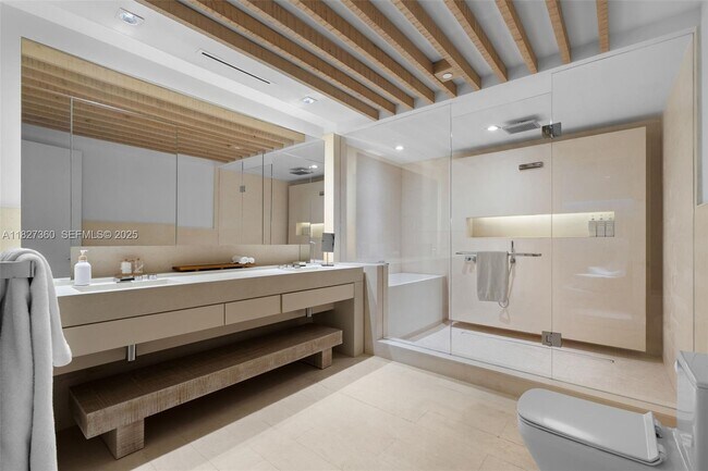 Building Photo - 102 24th St