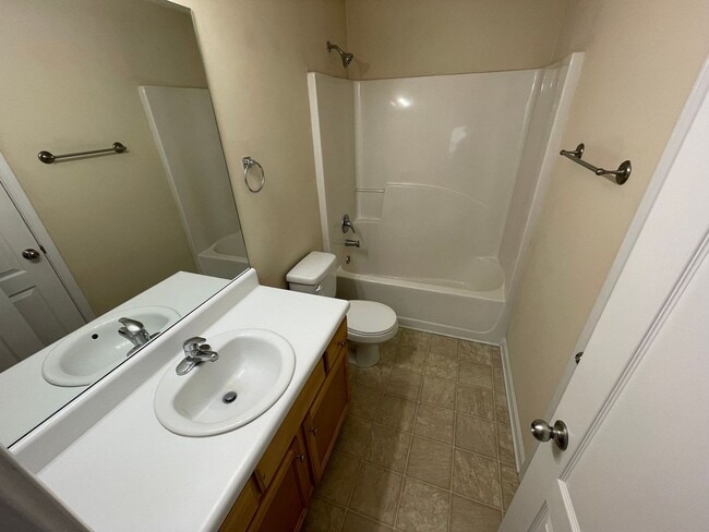 Building Photo - BRIDGEWATER HOME! PRE-LEASING FOR AUGUST 2026!