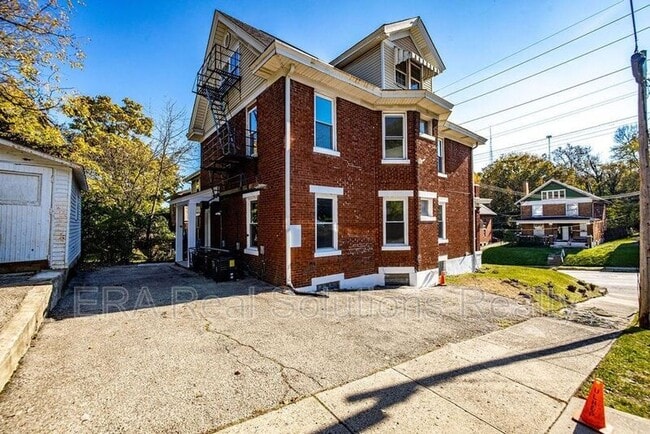 Building Photo - 2558 Warsaw Ave