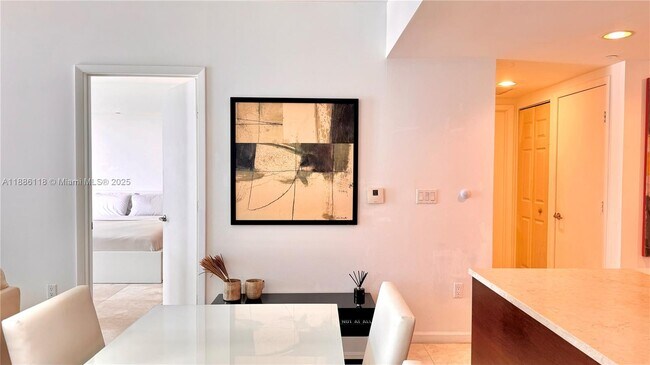 Building Photo - 475 Brickell Ave
