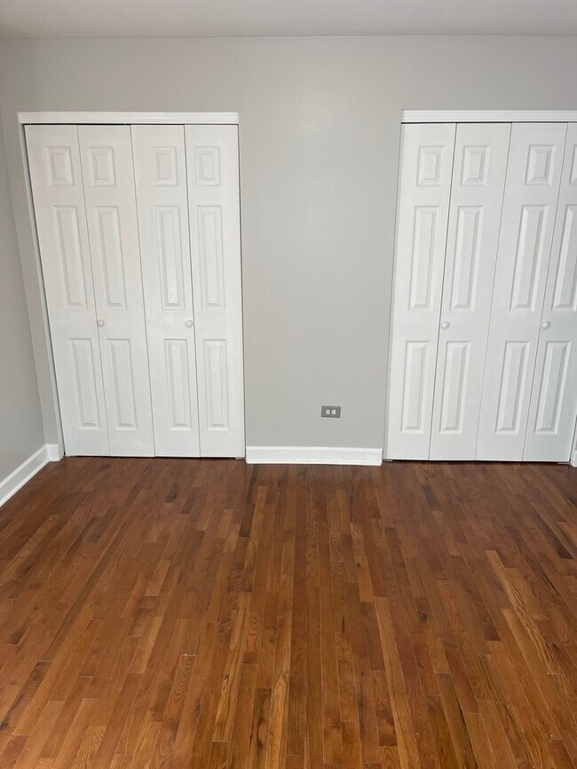 Building Photo - 1534 W Farwell Ave