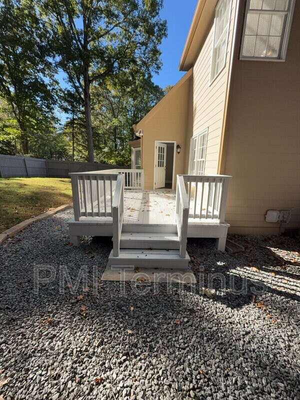 Building Photo - 4756 Forest Glen Ct NE