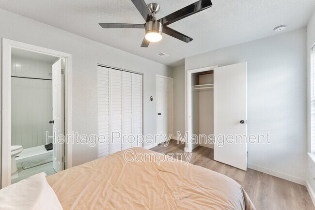 Building Photo - 7210 Cloverfield Ln