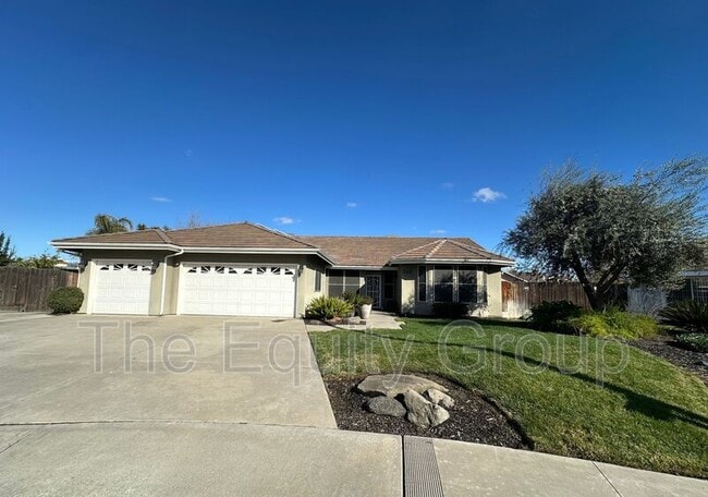 Building Photo - 540 W Birch Ct
