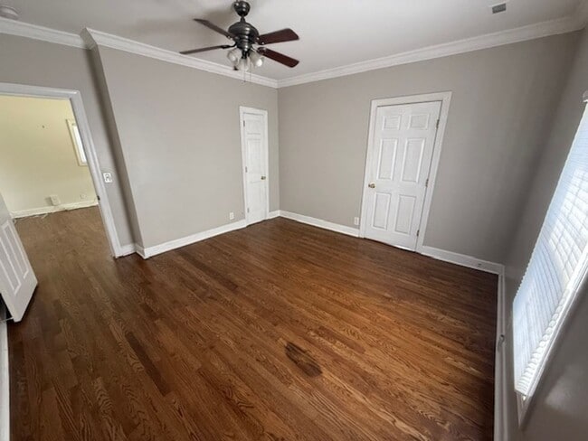 Building Photo - Adorable East Nashville Cottage just a hal...