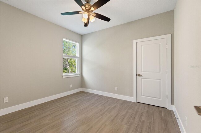 Building Photo - 205 Hyacinth Ct