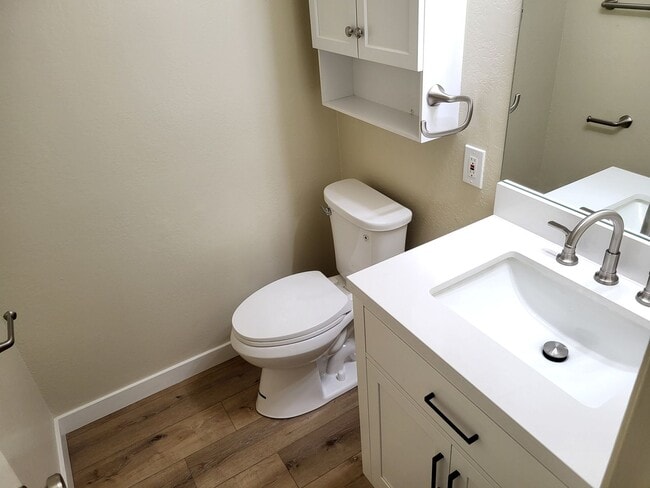 Building Photo - 4392 Green Ave