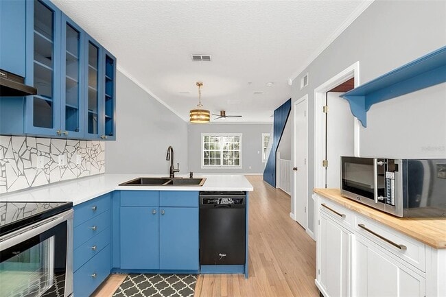 Building Photo - 40 N Hyer Ave