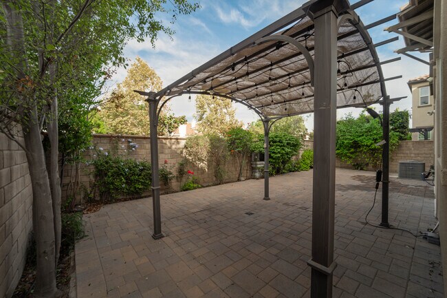 Building Photo - 251 Santa Susana Rd