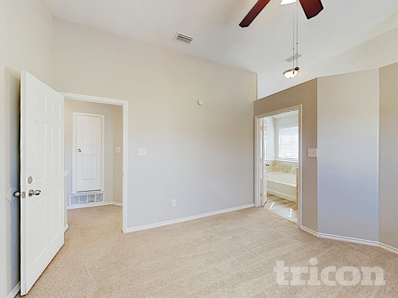 Building Photo - 217 Chamblin Dr