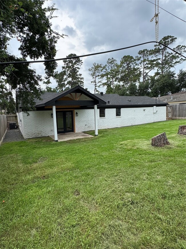 Building Photo - 10042 Westview Dr