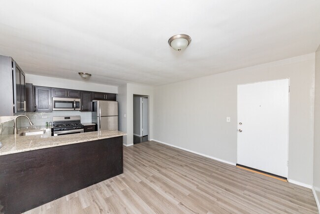 Building Photo - 3058 N Kostner Ave