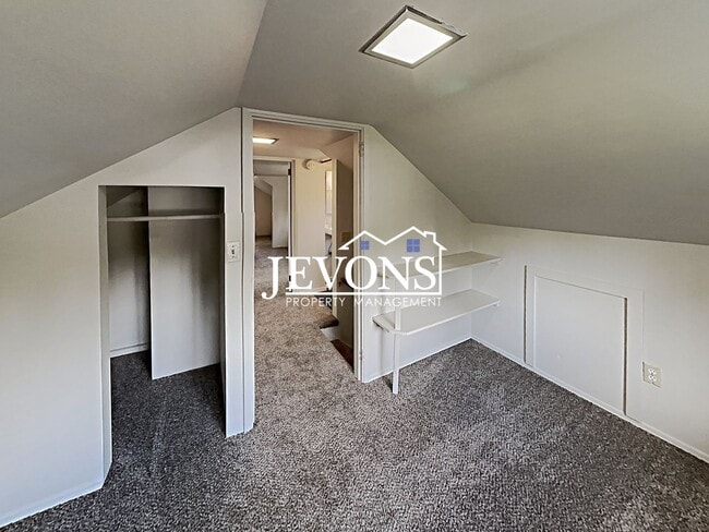 Building Photo - Jevons Property Management Presents 3 Bedrooms, 2.5 Bathrooms Two-Story Single-Family Home in New...
