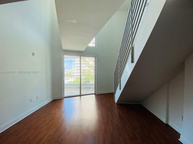 Building Photo - 6362 Collins Ave