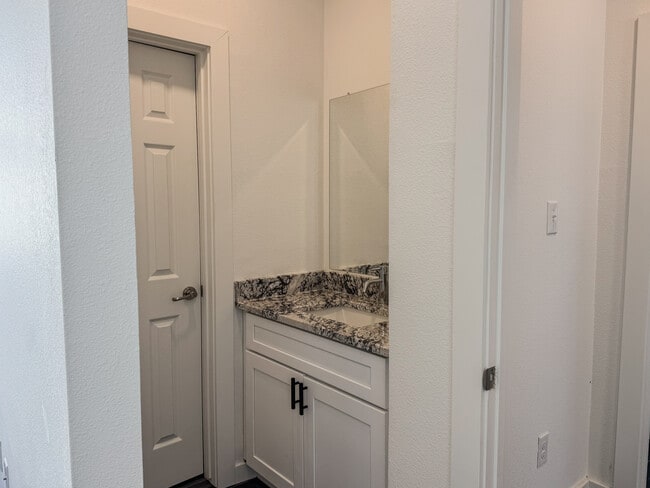 Building Photo - 340 Lucy Rd