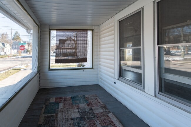 Building Photo - 45 Jackson St