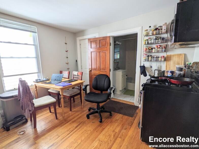 Building Photo - 429 Franklin St