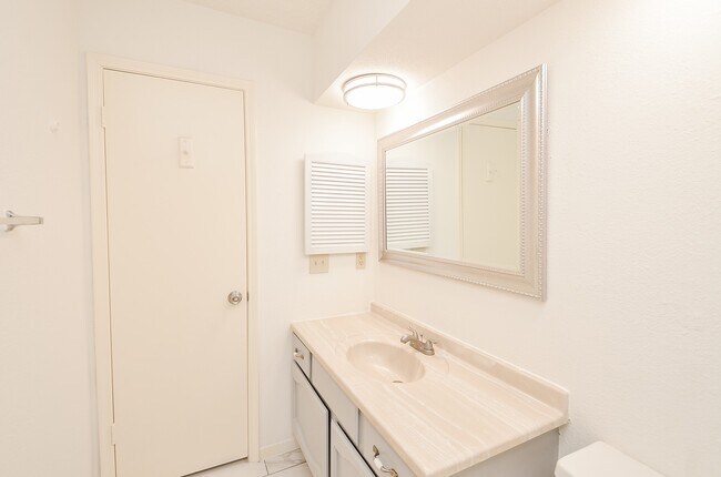 Building Photo - 22803 Capitol Landing Ln