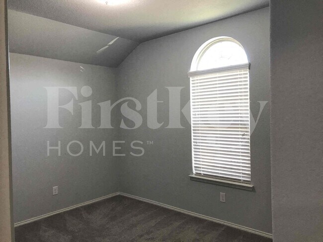 Building Photo - 264 Callaghan Dr