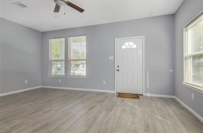 Building Photo - 420 Owens St