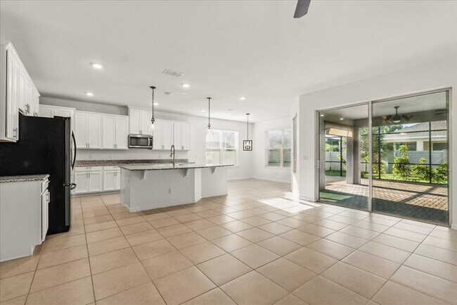 Building Photo - 3925 Green Sabal Dr