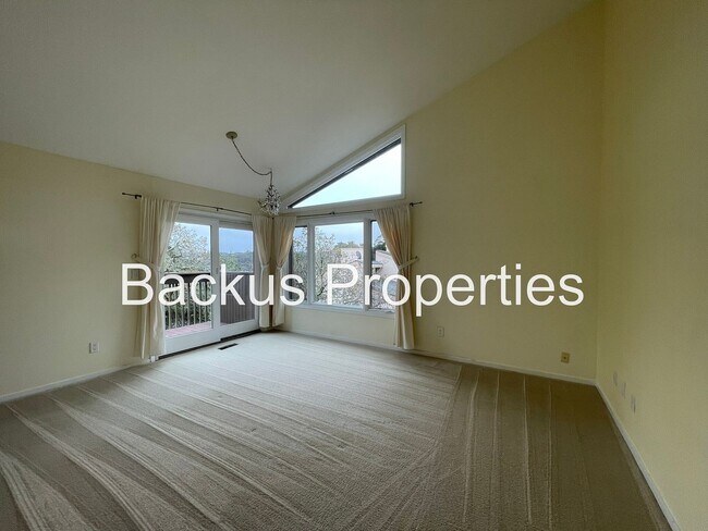Building Photo - 14685 Charter Oak Blvd