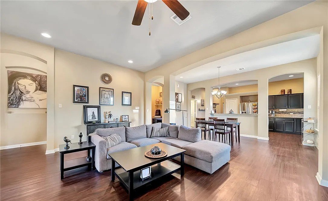 Building Photo - 3701 Castleton Dr