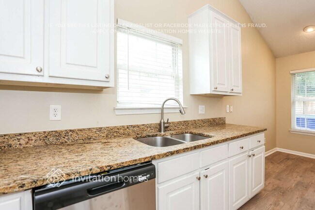 Building Photo - 4890 Larkspur Ln