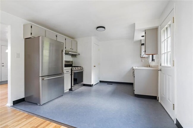 Building Photo - 5406 Verona Rd