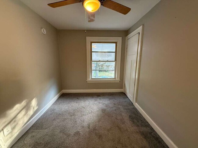 Building Photo - 3 BED 1 BATH BEAUTIFUL HOME IN CLEVELAND!