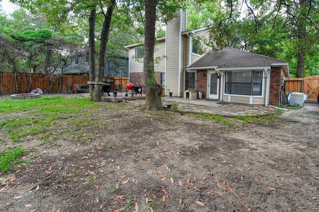 Building Photo - 17 S High Oaks Cir