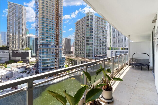 Building Photo - 92 SW 3rd St