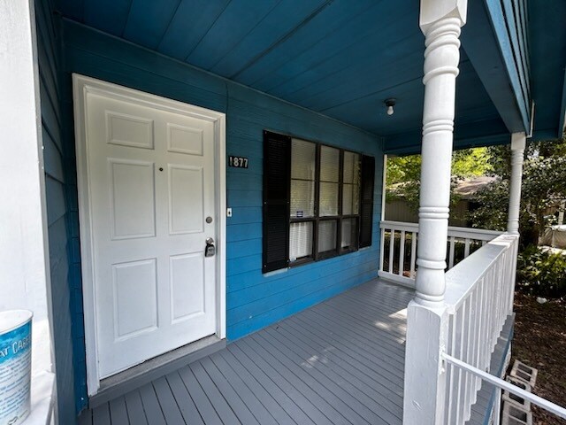 Building Photo - 1877 Rosanne St