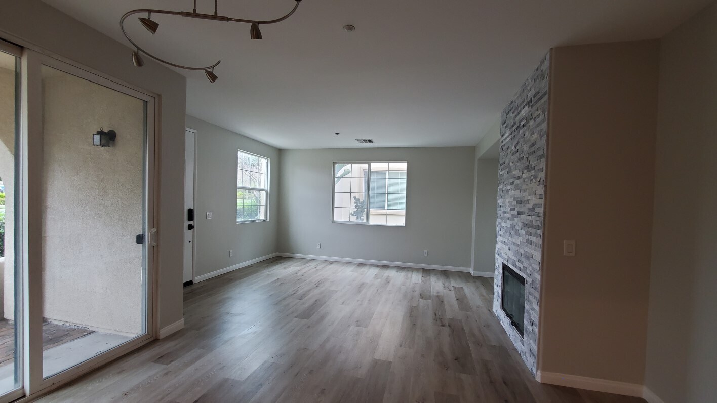 Building Photo - 1286 Fools Gold Way