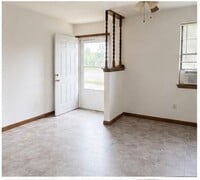 Building Photo - 303 S 10th St