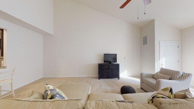 Building Photo - A4X | 1 Bed 1.5 Bath | 1119 sf | $1626 - $...