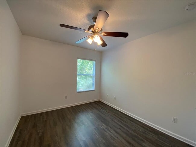 Building Photo - 10285 Park Commons Dr
