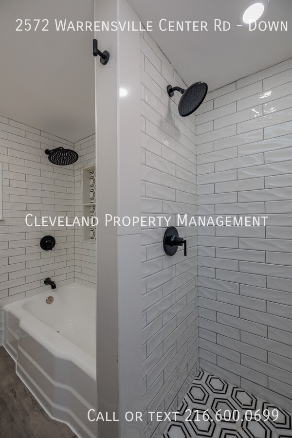 Building Photo - 2572 Warrensville Center Rd
