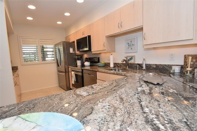 Building Photo - 1510 Pelican Point Dr